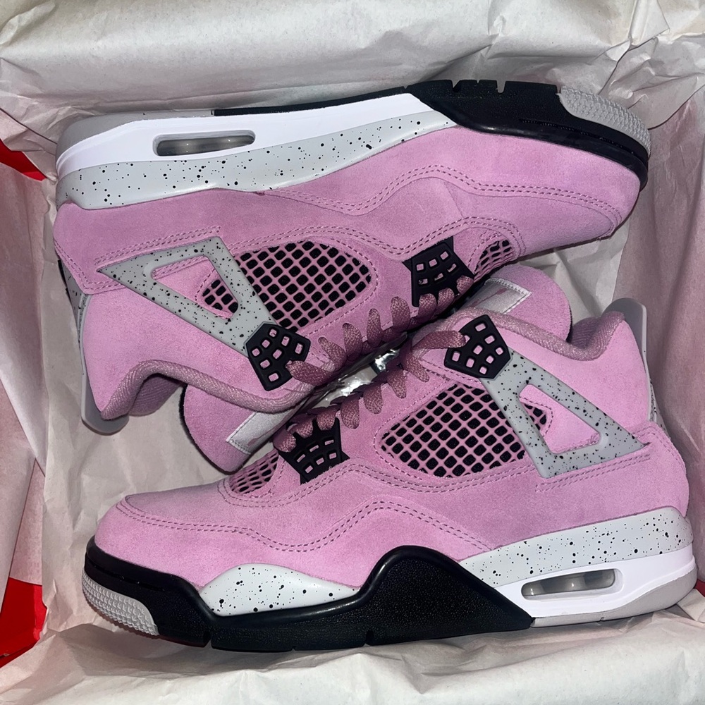 Air jordann 4s Orchid size 8.5M- new in box
